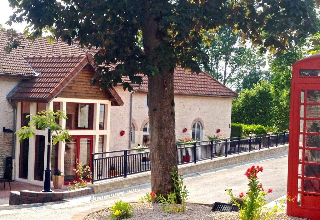 Logis Hostellerie La Chaumiere Arsonval Exterior foto